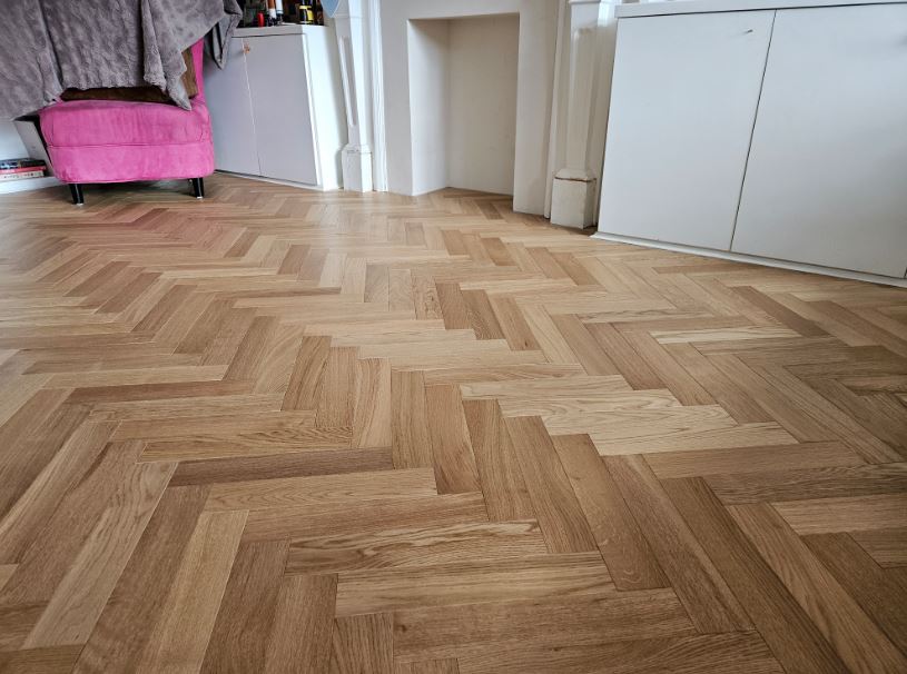 350mm x 70mm x 15mm Engineered Oak Parquet - Finish UV Oil (satin)