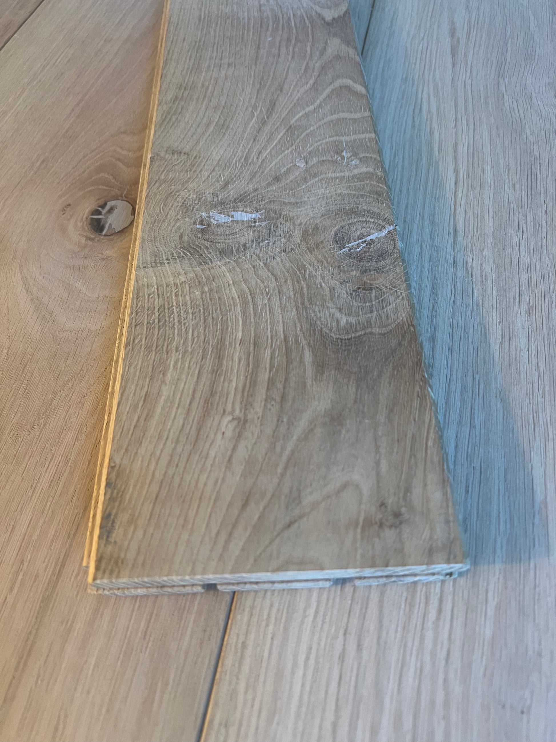 SAMPLE BOARD ~ 140mm x 20/10mm Rustic Solid Oak Flooring [Solid Collection] 