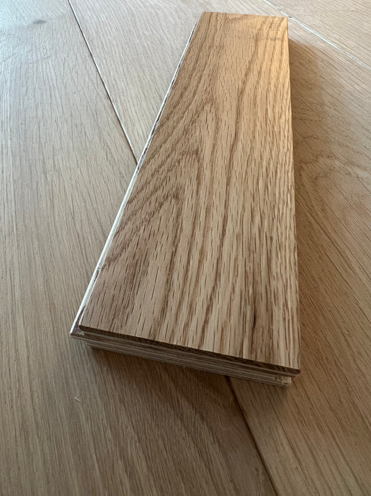 SAMPLE BLOCK - 350mm x 70mm x 15/4mm Select Grade Engineered Oak Parquet - Finish: UV Oil (Satin)