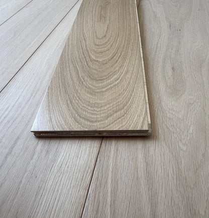 NATURAL LACQUER 190mm x 14/3mm - Engineered Oak Flooring [Essentials Collection]