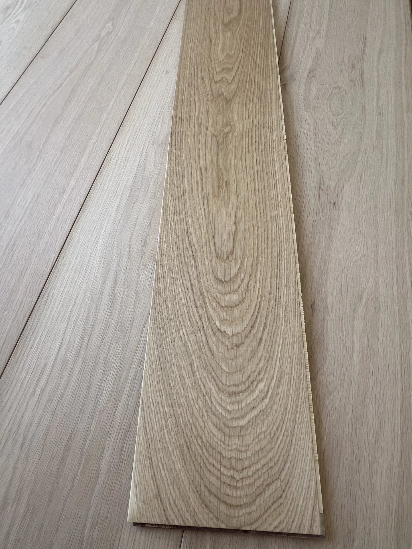 NATURAL LACQUER 190mm x 14/3mm - Engineered Oak Flooring [Essentials Collection]