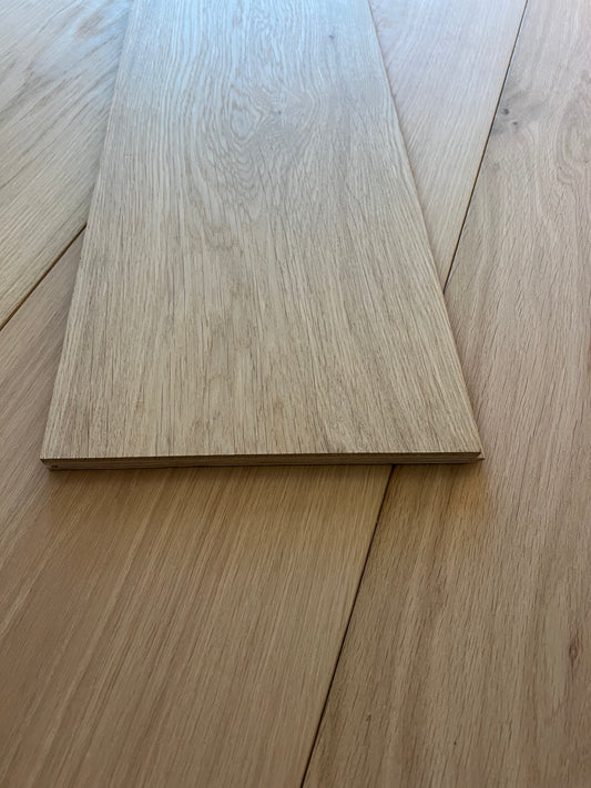SAMPLE BOARD ~ 220mm Select Grade  Engineered Oak Flooring [Classic Collection]