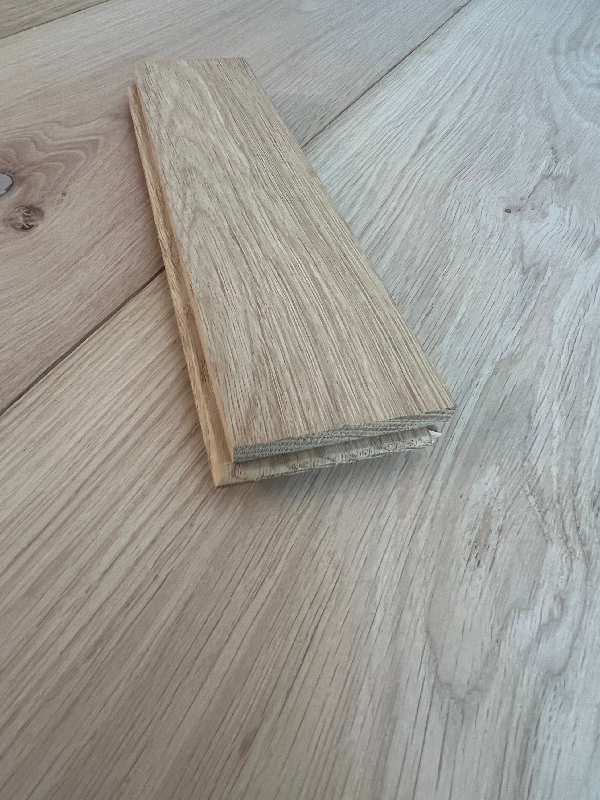 SAMPLE ~ 280mm x 70mm x 22/10mm Unfinished Character Grade Solid Oak Parquet [Parquet Collection]