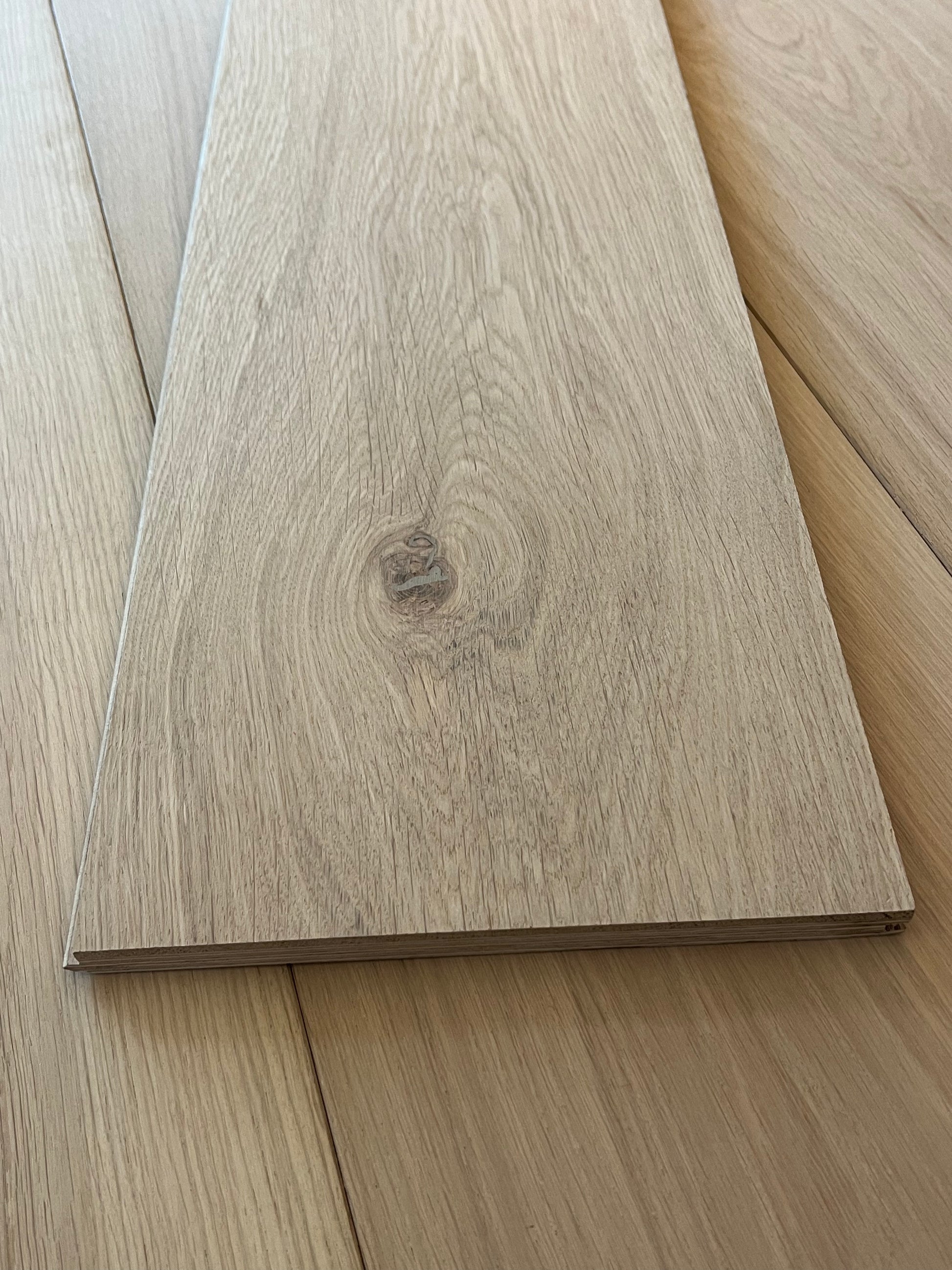 SAMPLE BOARD ~ 300mm Unfinished Character Oak Board Engineered [Signature Collection]