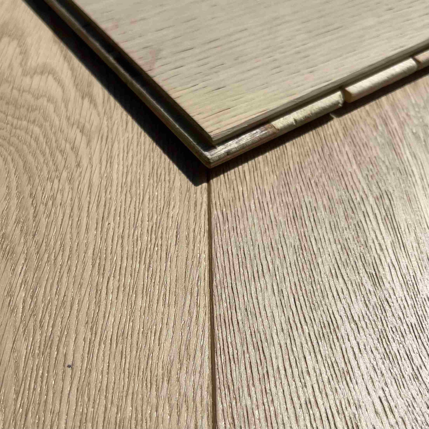 BRUSHED & INVISIBLE OIL 190mm x 14/3mm - European Oak Engineered Floor Boards [Essentials Collection]