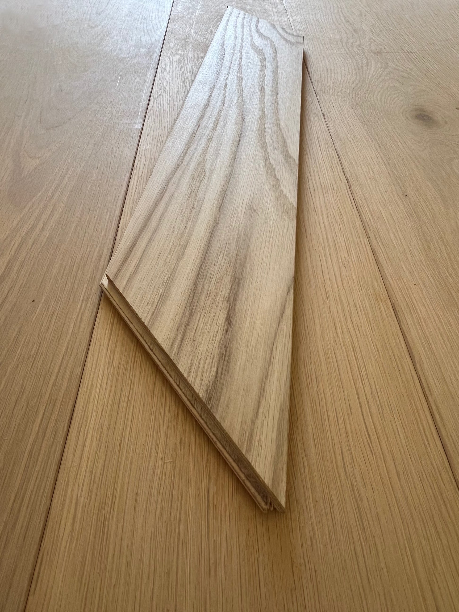 SAMPLE ~ 510mm x 92mm x 16/4mm Engineered Character Grade Chevron Point Parquet