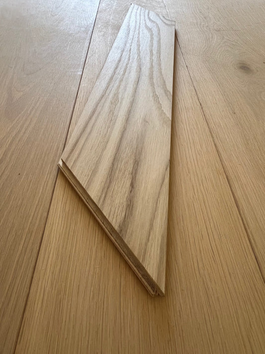 SAMPLE ~ 510mm x 92mm x 16/4mm Engineered Character Grade Chevron Point Parquet