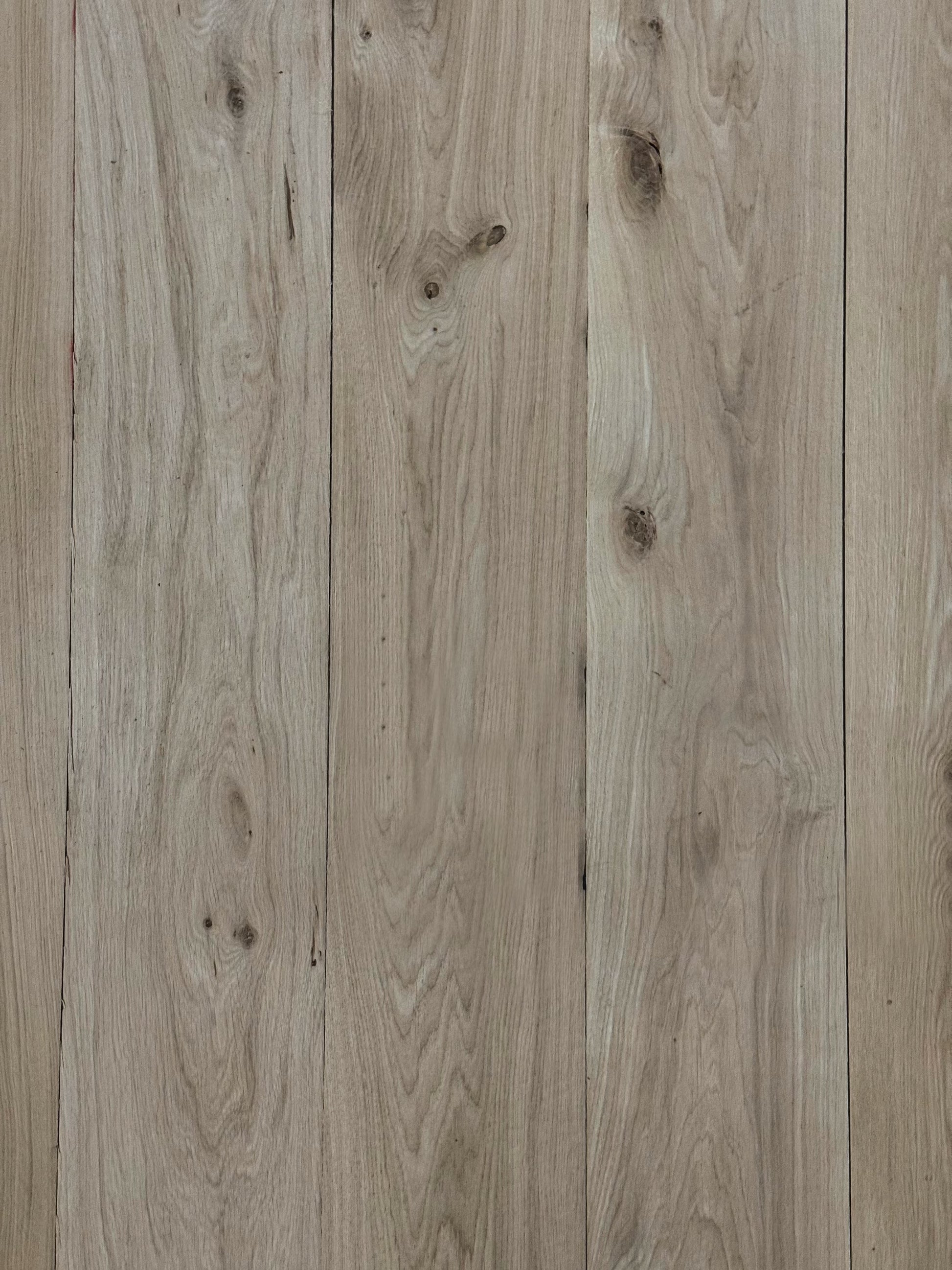 Example of Character Grade Solid Oak Flooring [Solid Collection]