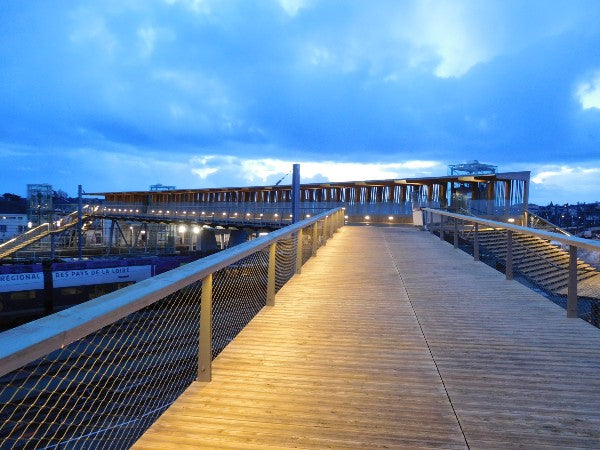 Massive Platelage Oak Decking Suitable for Walkways