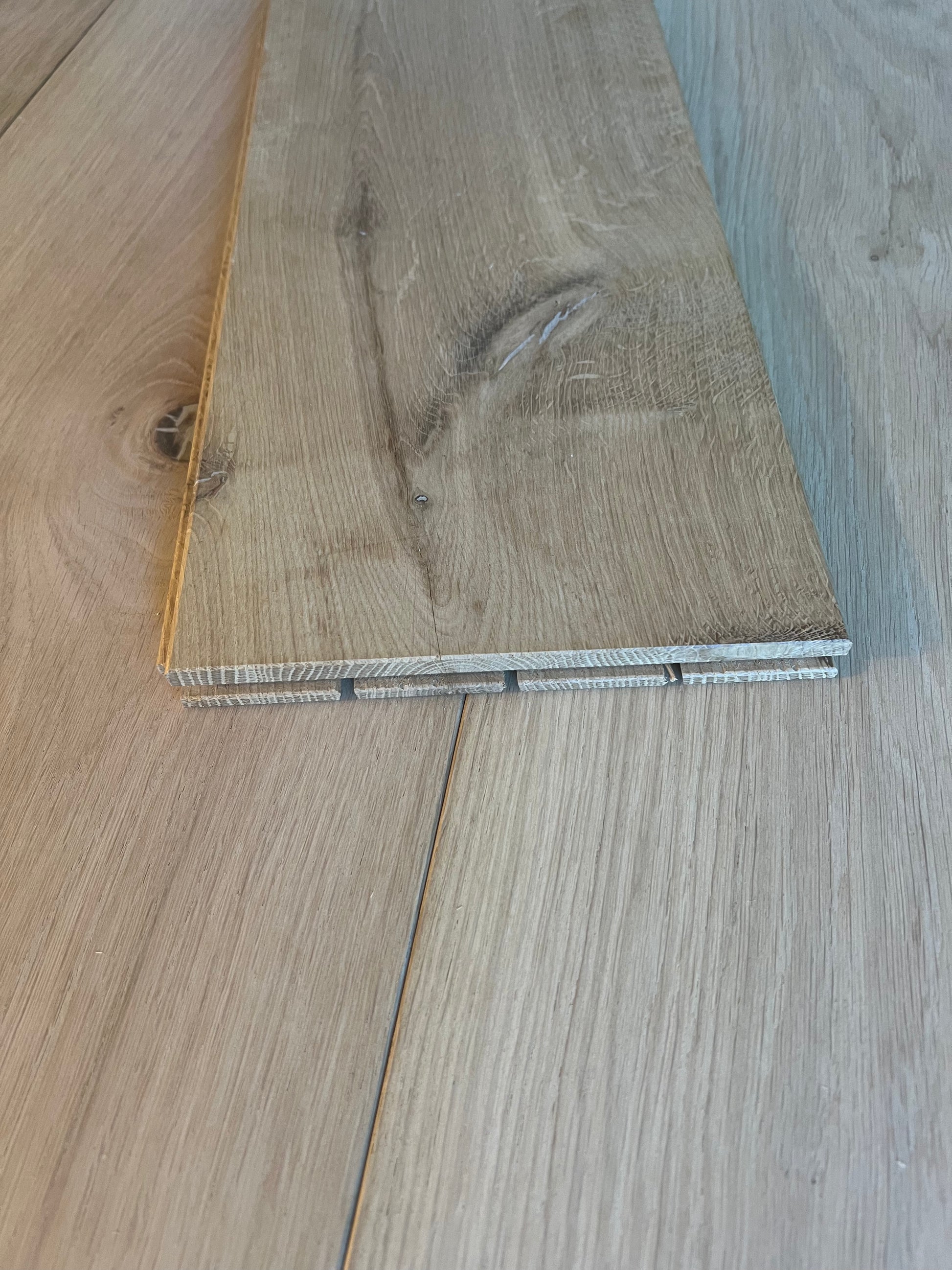 SAMPLE BOARD ~ 180mm x 20/10mm Rustic Grade Oak Flooring [Portugal, Solid Collection]