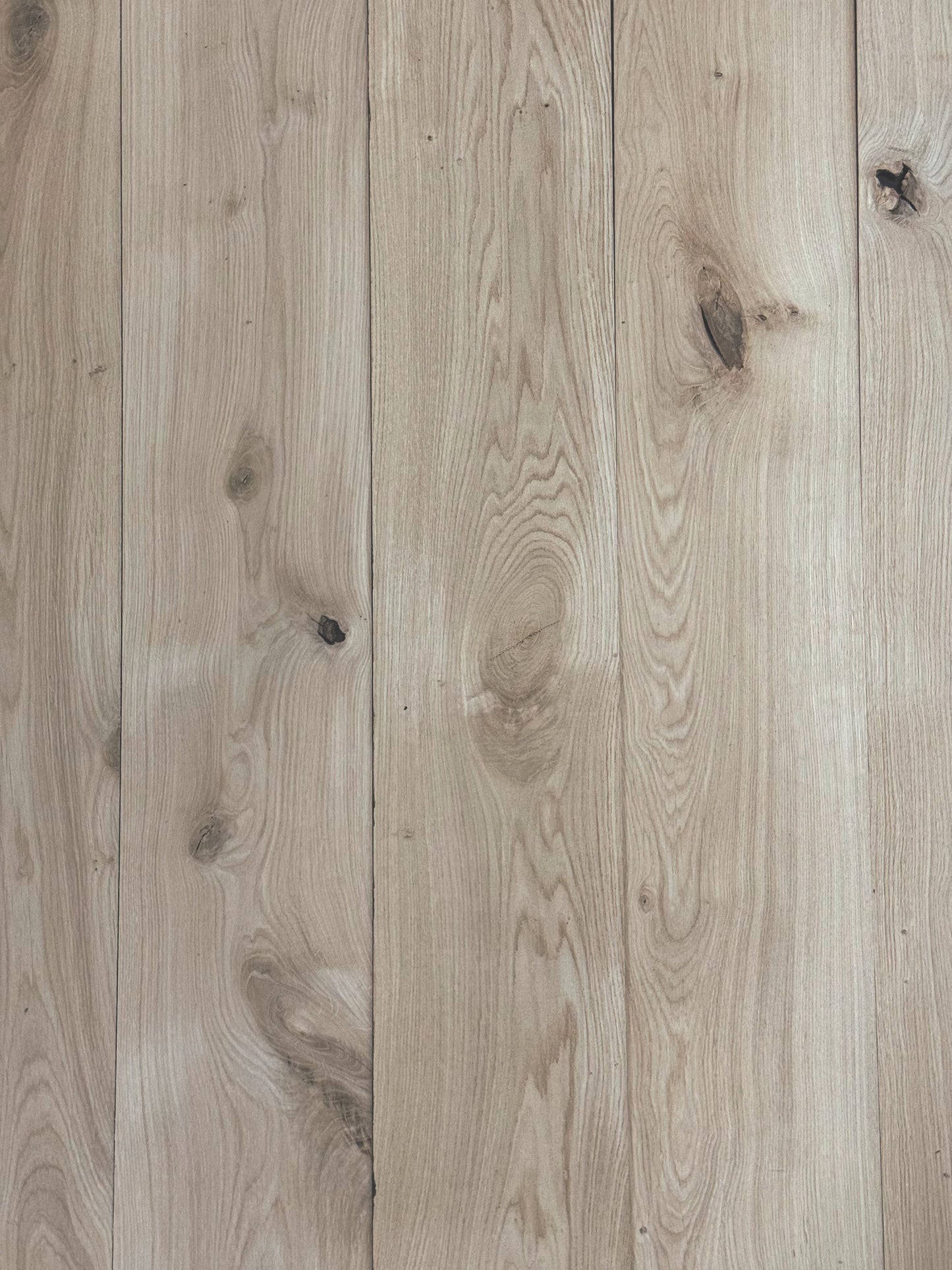 Example of Rustic Grade Solid Oak Flooring in Portugal [Solid Collection]