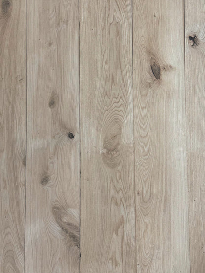 Example of Rustic Grade Solid Oak Flooring in Portugal [Solid Collection]