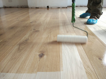 Applying Lacquer Finish Onto Character Grade Oak Floor (Solid Collection]
